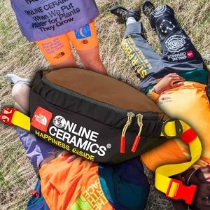 🆕 The North face x Online Ceramics Mountain Lumbar Bag 💼